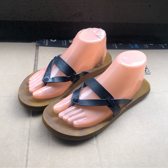 Flojos Women's Black Leather Priya Flip-Flop Sandals Size 9.5 - Picture 3 of 12